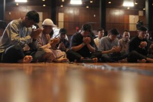 Persib Bersama Bobotoh Doakan Korban Tragedi Kanjuruhan