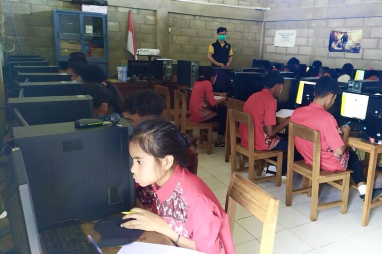 Ubaya Beri Beasiswa dan Gelar TPA, Dukung Pemerataan Pendidikan di Kupang
