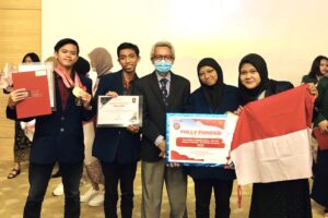 4 Mahasiswa UB Raih Gold Medal WICE 2022 Malaysia Berkat Metadrone