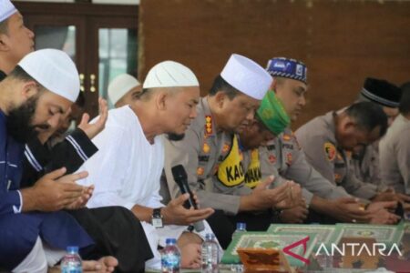 Bentuk Solidaritas, Polresta Banda Aceh Gelar Doa Bersama untuk Korban Kanjuruhan