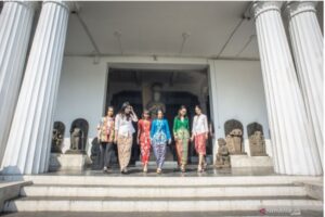 Keragaman Seni Tekstil Kontemporer, Polandia dan Batik Indonesia Berkolaborasi