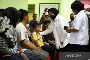 Lakukan Pendampingan, Mensos Berikan Dukungan Psikososial Tragedi Kanjuruhan
