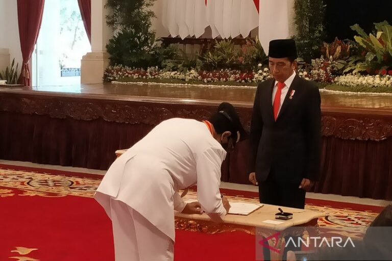 Gubernur dan Wakil Gubernur Yogyakarta 2022-2027, Jokowi Lantik Sri Sultan Hamengku Buwono X dan Kanjeng Gusti Pangeran Adipati Aryo