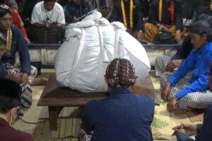 Menyelami Makna 46 Ramalan Cupu Kyai Panjala