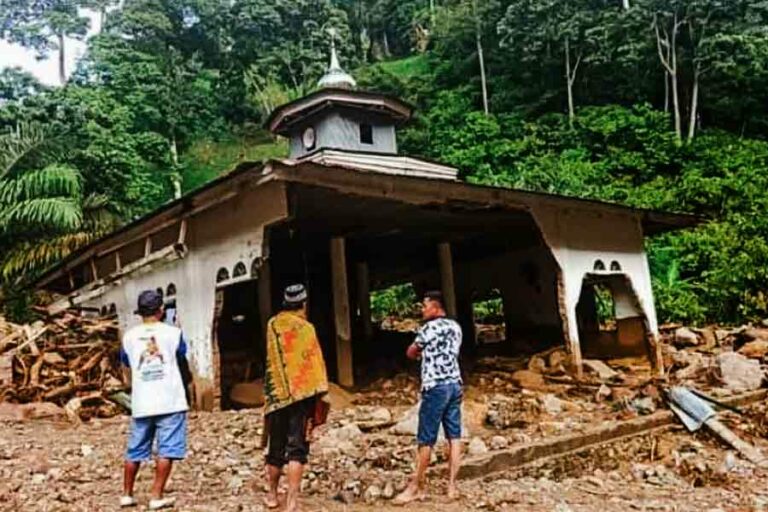 Banjir Mamuju, Delapan Rumah dan Fasilitas Umum Rusak Berat
