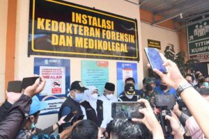 Gubernur Khofifah Pastikan Biaya Pengobatan Korban Tragedi Kanjuruhan Ditanggung Pemerintah