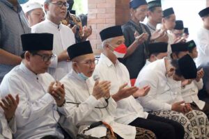 Kenang KH Muhammad Dian Nafi’, Ganjar: Beliau Sosok Moderat dan Dekat dengan Kaum Intelektual