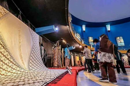 Edukasi Masyarakat, 27 Koleksi Batik Keraton Dipamerkan