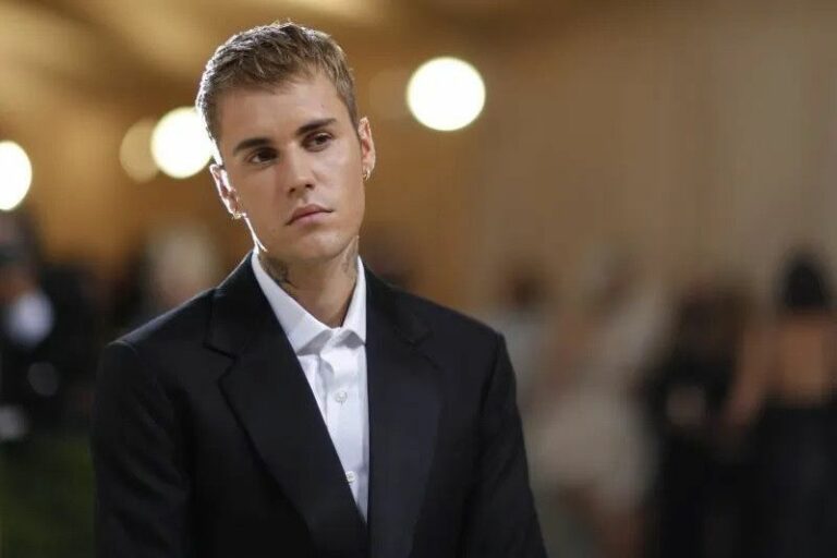 Rangkaian Tur Dunia Justin Bieber Ditunda Tahun Depan