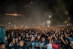 Ribuan Bonek dan Masyarakat Surabaya, Gelar Doa Besama Bagi Korban Tragedi Kanjuruhan