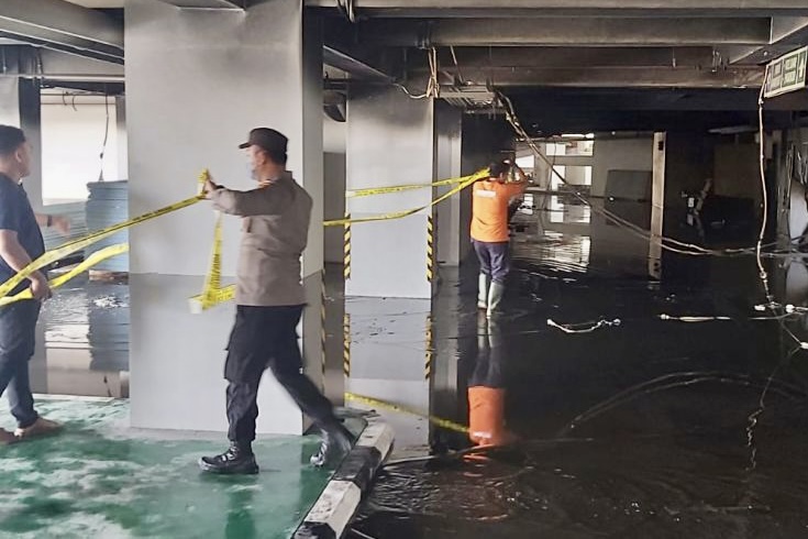 Polda Lampung Selidiki Penyebab Kebakaran Gudang Lampung City Mall