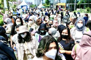 Banyak Penonton Pingsan, Polisi Hentikan Konser NCT 127