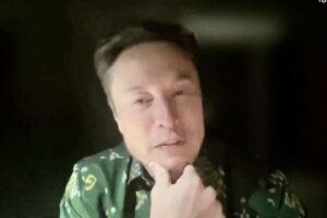Elon Musk Kenakan Batik Sulawesi Tengah Saat Bicara di Bussiness 20
