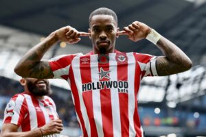 Brace Ivan Toney Bawa Brentford Tundukkan Manchester City 1-2
