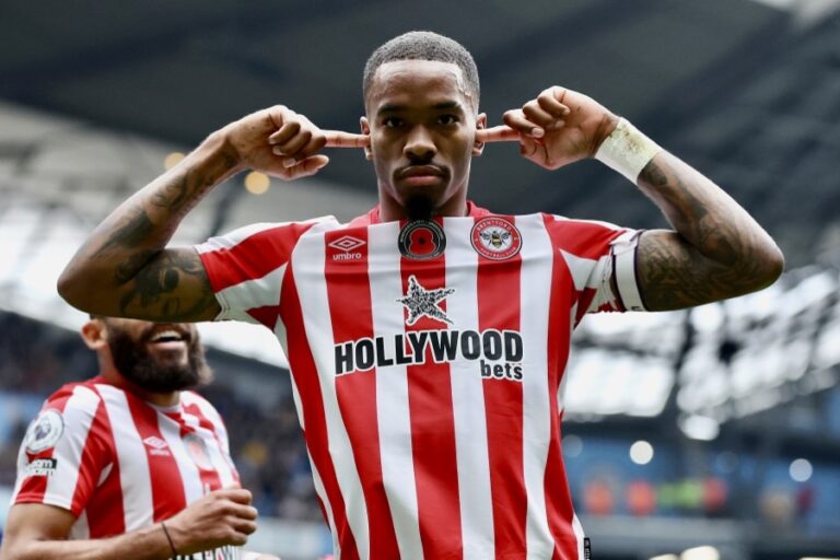 Brace Ivan Toney Bawa Brentford Tundukkan Manchester City 1-2