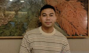 Pemenang AMI, Fabio Asher Pemilik Lagu “Bertahan Terluka” yang Viral Hanya dalam Waktu 20 Hari