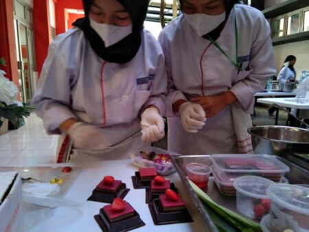 Lomba Jajanan Tradisional, Angkat Produk Lokal Khas Yogyakarta