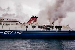Bawa 236 Penumpang, KM Mutiara Timur I Terbakar di Selat Bali