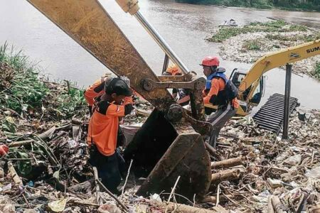 Lompat ke Sungai Brantas Bawa Kasur, Pria Malang ini Ditemukan Meninggal Setelah 4 Hari Terseret Arus