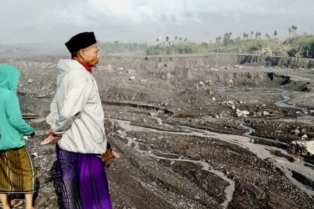 Hujan Kirimkan Banjir Lahar Dingin Gunung Semeru ke Sungai Curahkobokan