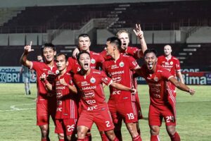 Semakin Dekat dengan PSM Makassar, Persija Kudeta Persib dari Klasemen BRI Liga 1 Usai Kalahkan PSIS Semarang Persija