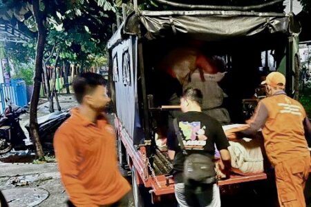 Sebanyak 230 Pengungsi Kebakaran Manggarai Terima Distribusi Logistik