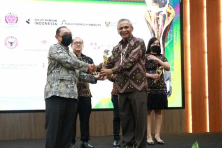 Dorong Industri Hijau untuk Nilai Tambah, Delapan Pabrik PT Semen Raih Penghargaan
