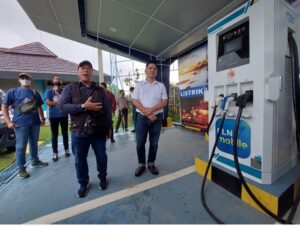 Berikan Manfaat Warga Pengguna Kendaraan Listrik Lewat SPKLU di PLN UP3 Singkawang