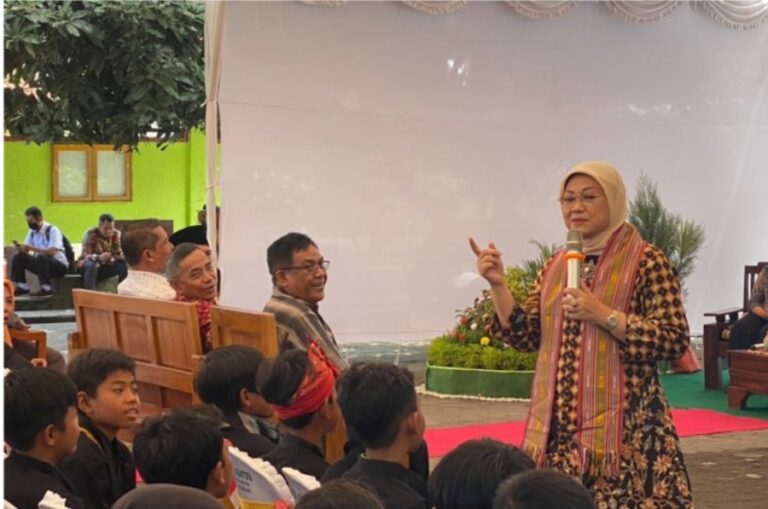 Berkontribusi Pembangunan Nasional, Menteri Ketenagakerjaan Apresiasi PMI