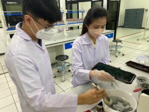 Tim Teknik Kimia UBAYA Ciptakan Pasta Spirulina Berprotein Tinggi