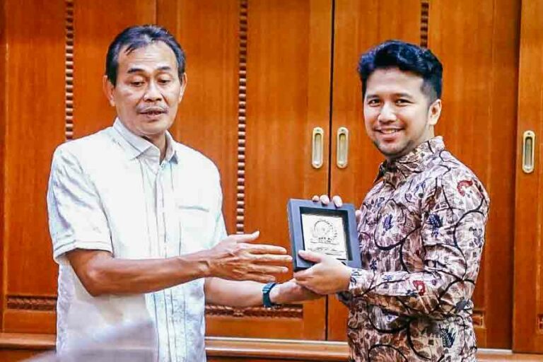 Terima Baleg DPR, Wagub Emil: Pengelolaan Sampah Terpadu dan Terintegrasi Perlu Kesadaran