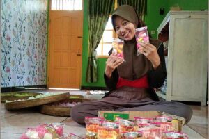 Geplak, Jajanan Manis yang Kaya Warna