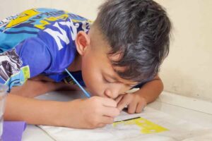 Kembangkan Kreativitas Anak, Mahasiswa Universitas Ciputra Gelar Program Melukis Senyuman