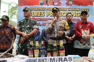 Polres Probolinggo Musnahkan Ribuan Botol Miras dan Obat Keras di Akhir 2022