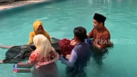 Masya Allah, Janin yang Hilang di Perut Akhirnya Muncul Lagi, Mukjizat Ayat Al Quran Ini Dibacakan Ustaz Muhammad Faizar saat Ruqyah