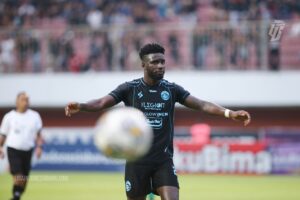 Arema FC Kehilangan Ruh, Kalah Beruntun, Ditolak Dimana-mana hingga Bus Diserang
