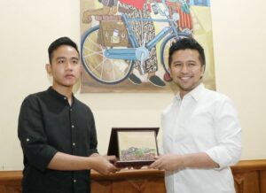 Emil Dardak dan Gibran Rakabuming Raka Bertemu, Bahas Transportasi Hubungkan Jateng dan Jatim