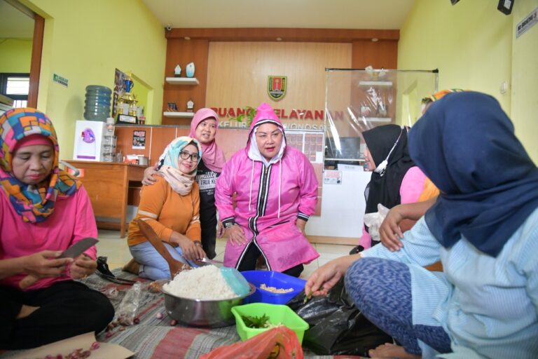 Pemkot Semarang Dirikan Dapur Umum, Jamin Ketersediaan Pangan Warga Terdampak Banjir
