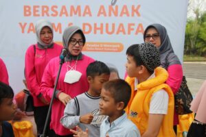 Berenang Bersama 100 Anak Yatim dan Dhuafa di Momen Peringatan HUT ke-66 Pemprov Kalbar