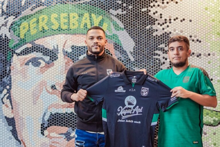 Aji Santoso Beri Waktu Paulo Victor untuk Beradaptasi dengan Persebaya Surabaya Paulo Victor