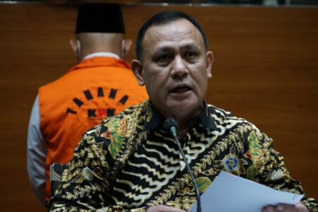 KPK Sita Uang Miliaran Rupiah Dari Hasil OTT Bupati Meranti Ketua KPK Firli Bahuri. (Foto : Antara)