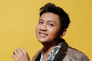 Chord Lagu Satru 2 Karya Denny Caknan, Uwong Sing Tak Tresnani Tak Gawe Sandaran Ati Denny Caknan