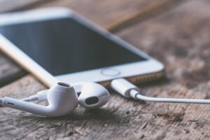 Lirik lagu Bugis Itaneng Tenri Bolo, Iyyapa Na Makanja Ampemu, Terjemahan Bikin Nyesek