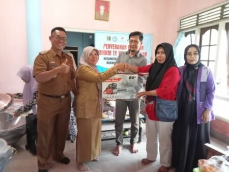 Pengusaha Wanita Penjual Kerupuk Cumi dan Frozen Food di Desa Margasari, Dua dari 27 UMKM Terima Bantuan Usaha dari PHE OSES