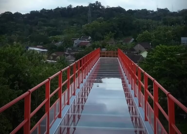 Jembatan Kaca Tinjomoyo Belum Bisa Dibuka saat Libur Lebaran, Ini Penjelasan Walikota Semarang Mbak Ita
