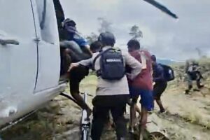 Tim Gabungan TNI-Polri Berhasil Selamatkan 5 Penumpang Susi Air yang Disandera KKB