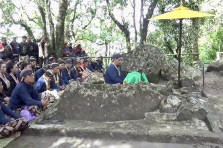 Labuhan Alit Merapi, Ritual Peringatan Kenaikan Sultan Sebagai Simbol Memohon Perlindungan