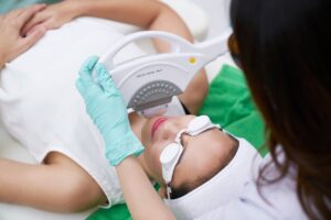 3 Tanda Kulit Kering pada Wanita, Ini Cara Mengatasi Kulit Kering