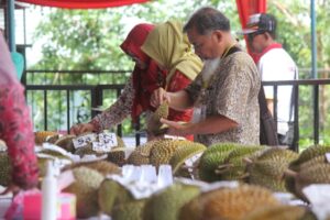Lokasi dan Jam Mulai Lomba Makan Durian Gratis di Festival Durian Gunungpati