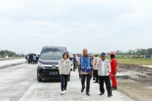 Refreshing Dulu Bu Menkeu, Ganjar Ajak Sri Mulyani Jalan Jalan Tinjau Tol Solo Jogja